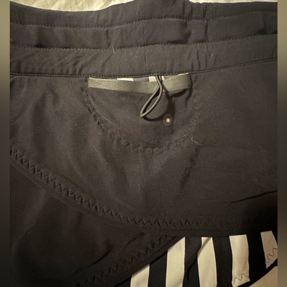 Lululemon Water: Surf Short (2") Reversible - Picture 12 of 14